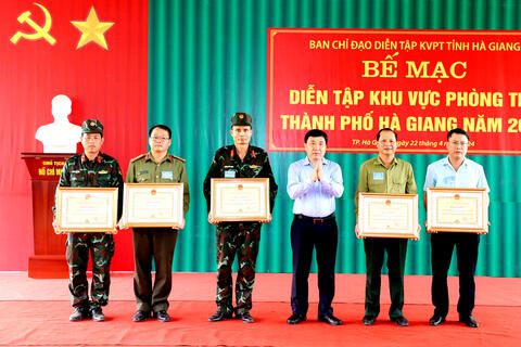 Diễn tập khu vực phòng thủ thành phố Hà Giang năm 2024 đạt điểm xuất sắc