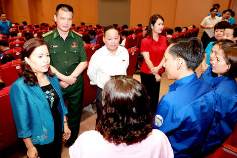 Hội nghị tiếp xúc cử tri giữa Đoàn ĐBQH khóa XV đơn vị tỉnh Hà Giang với công nhân, lao động năm 2024