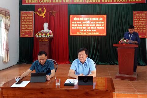 Lãnh đạo Ban Tuyên giáo Tỉnh ủy làm việc với xã Thèn Phàng và Bản Díu, huyện Xín Mần