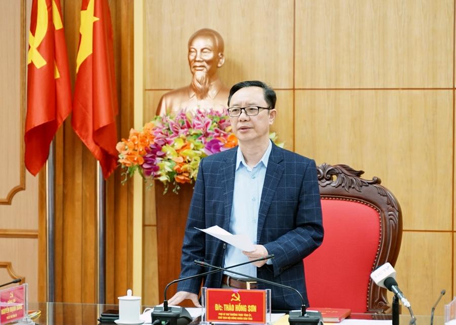 Phó Bí thư Thường trực Tỉnh ủy, Chủ tịch HĐND tỉnh Thào Hồng Sơn phát biểu tại buổi giao ban.