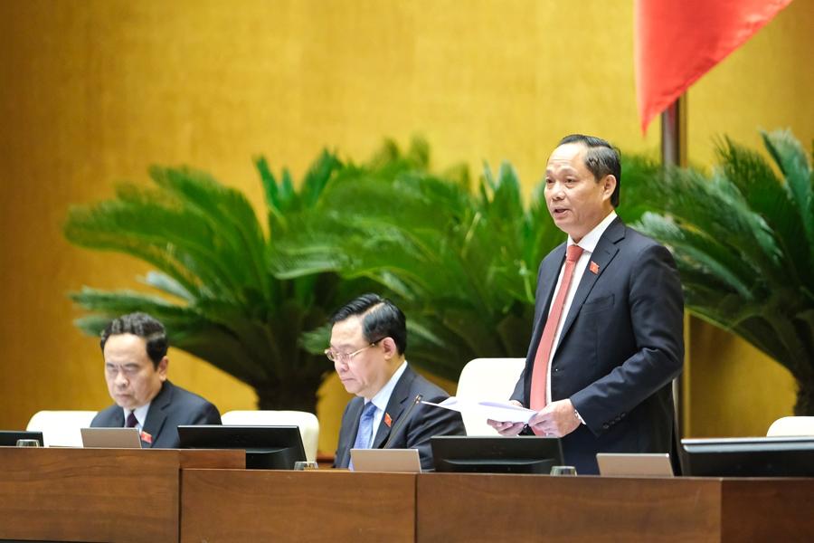 Phó Chủ tịch Quốc hội Trần Quang Phương chủ trì buổi làm việc.