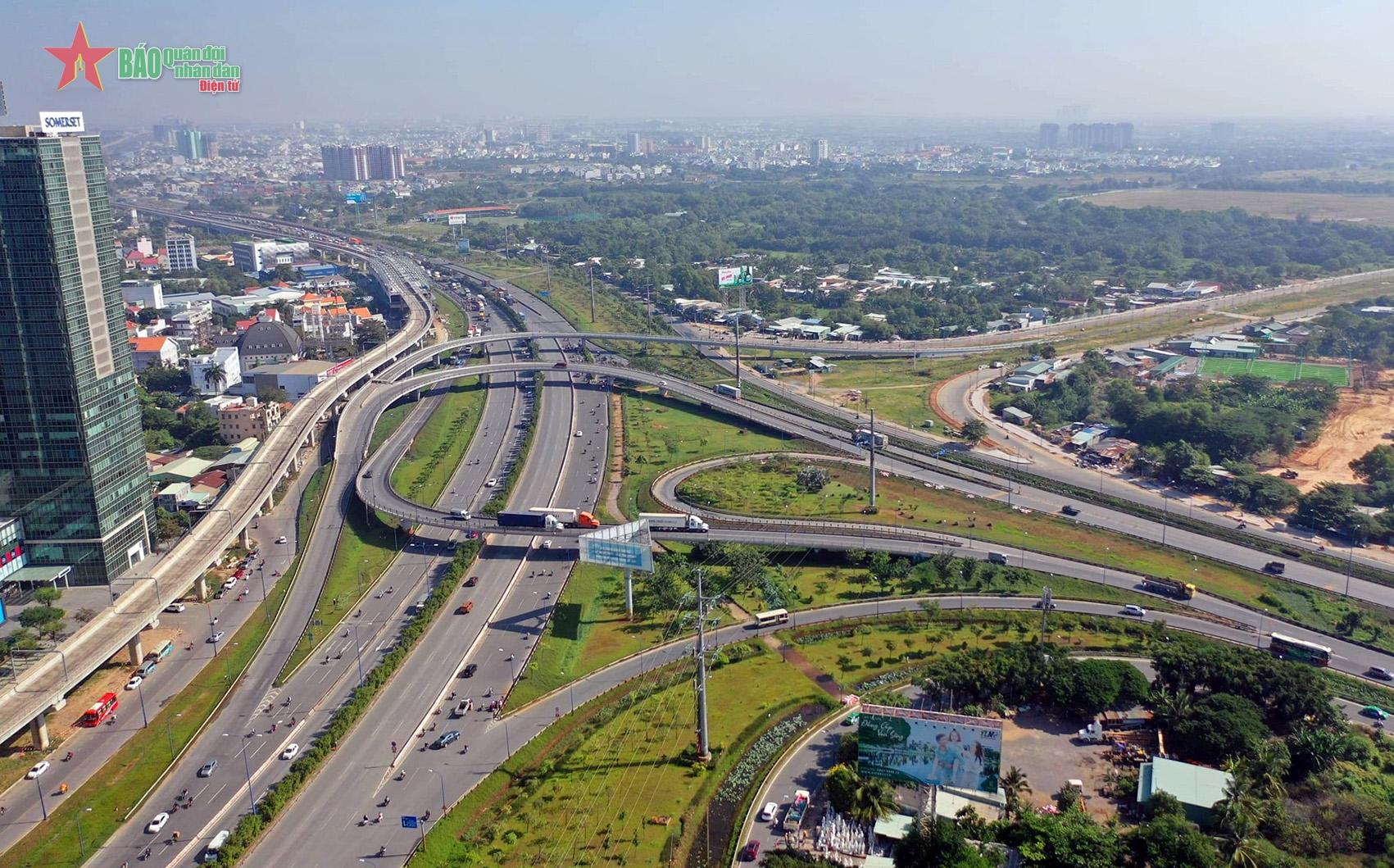 Thành phố vươn lên tầm cao