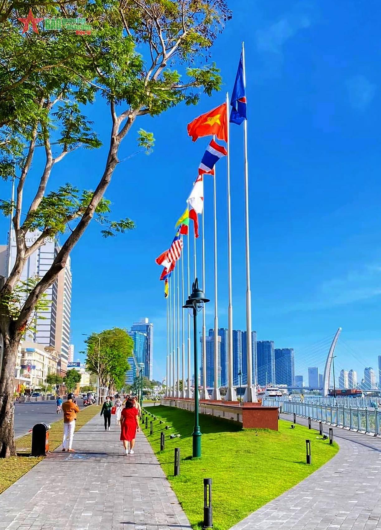 Thành phố vươn lên tầm cao