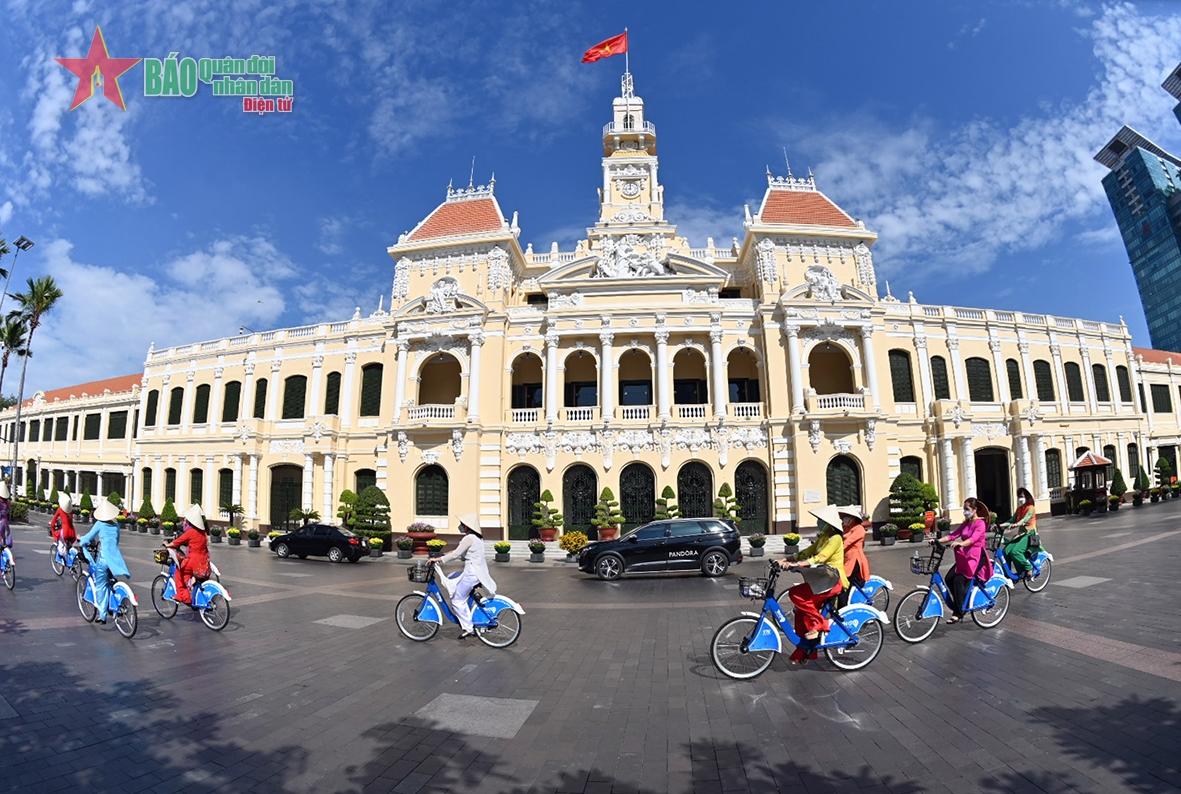 Thành phố vươn lên tầm cao