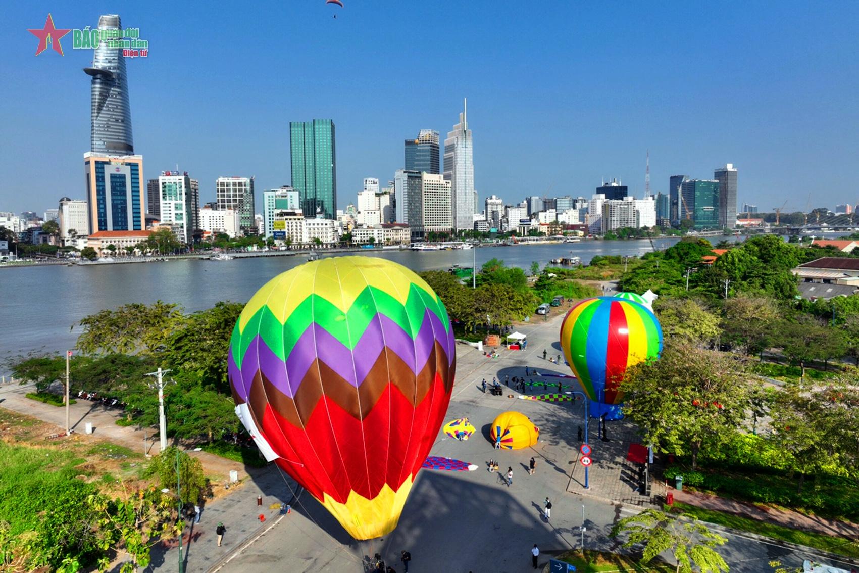 Thành phố vươn lên tầm cao