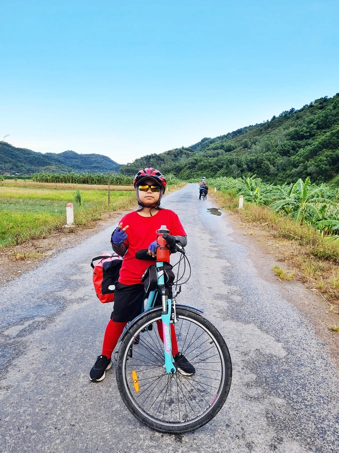 Hi hữu: Cậu bé 11 tuổi đạp xe vượt 1800km từ Bắc vào Nam - 11