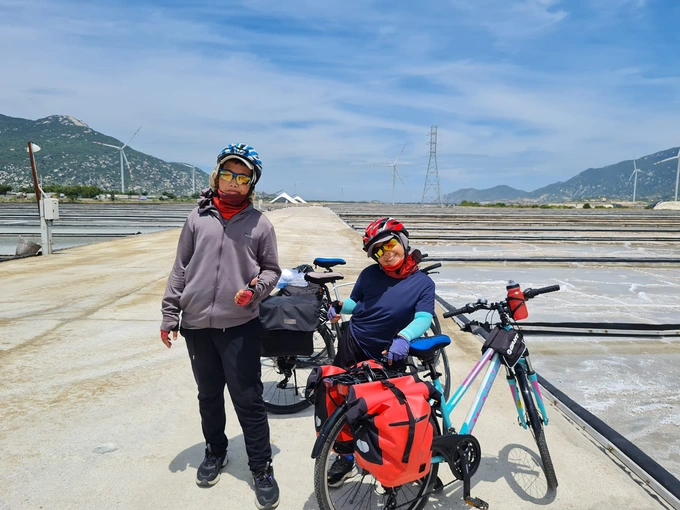 Hi hữu: Cậu bé 11 tuổi đạp xe vượt 1800km từ Bắc vào Nam - 9