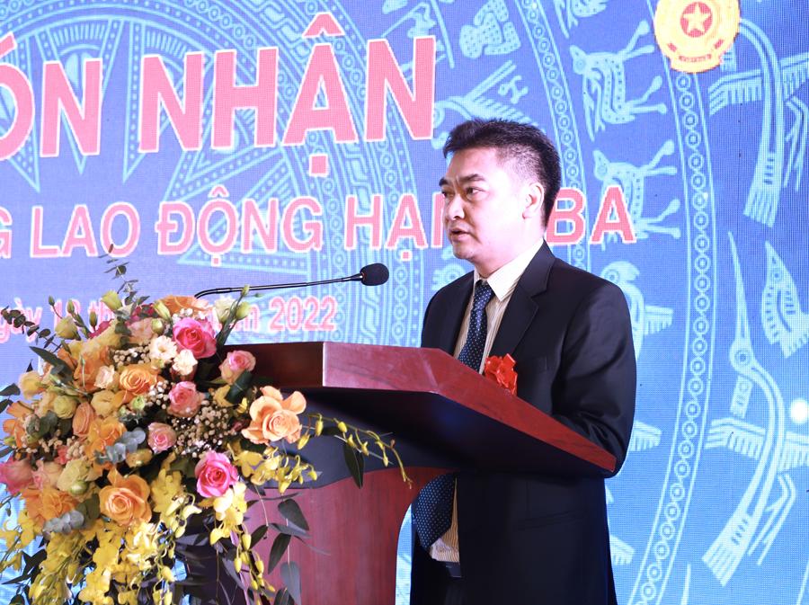 Giám đốc VNPT Hà Giang Nguyễn Văn Bắc báo cáo thành tích của VNPT Hà Giang giai đoạn 2015-2019