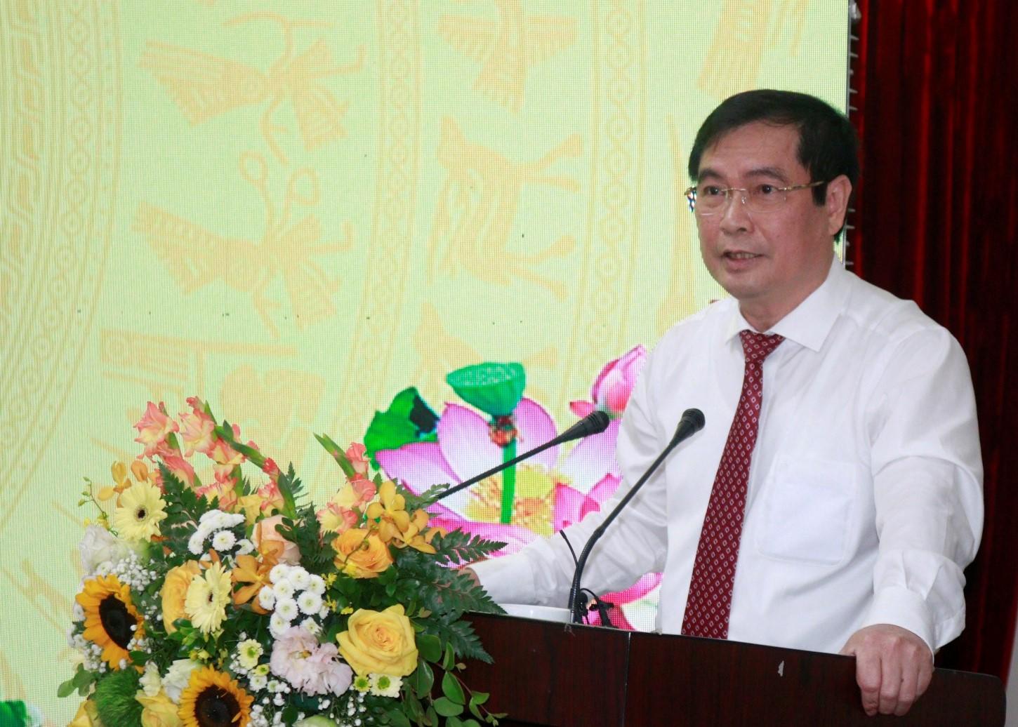 Đồng chí Phan Xuân Thủy - Phó Trưởng ban Tuyên giáo trung ương phát biểu giao nhiệm vụ cho đơn vị vận hành trang điện tử.