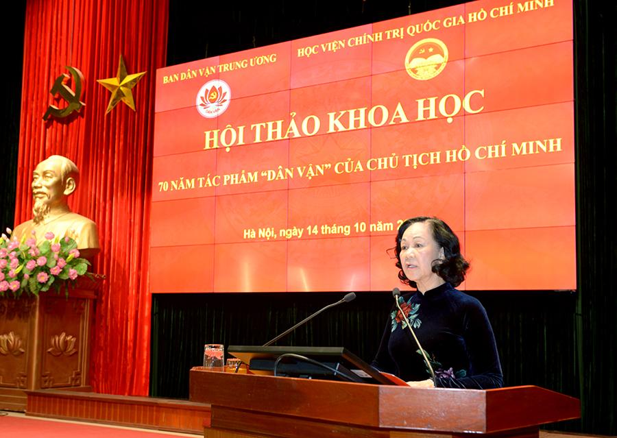 Đồng chí Trương Thị Mai, Ủy viên Bộ Chính trị, Bí thư Trung ương Đảng, Trưởng Ban Dân vận Trung ương phát biểu tại Hội thảo khoa học “70 năm tác phẩm Dân vận của Chủ tịch Hồ Chí Minh”
