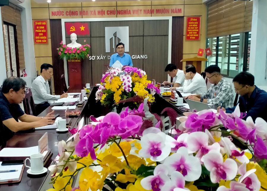 Trưởng ban Nội chính Tỉnh ủy Hoàng Đình Phới phát biểu kết luận buổi làm việc.