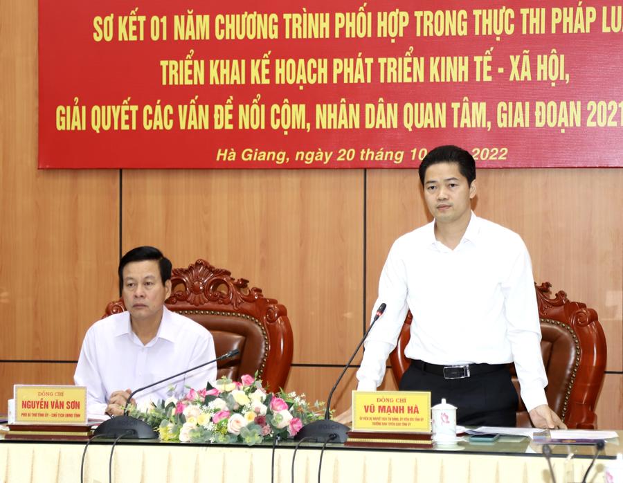 Trưởng ban Tuyên giáo Tỉnh ủy Vũ Mạnh Hà phát biểu tại hội nghị