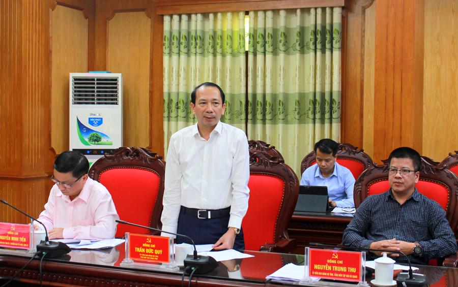 Phó Chủ tịch UBND tỉnh Trần Đức Quý nêu ý kiến về công tác tổ chức trao giải