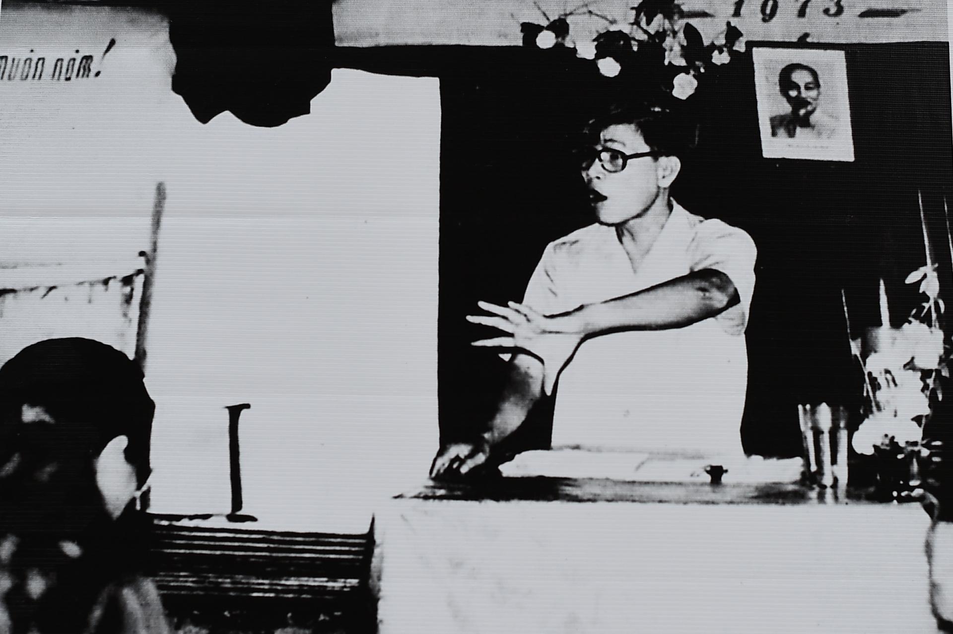 Ông Võ Văn Kiệt, Uỷ viên Ban Chấp hành Trung ương Đảng, Uỷ viên Thường vụ Trung ương Cục miền Nam, Bí thư Khu uỷ Khu 9, phổ biến kế hoạch chống địch phá hoại Hiệp định Paris, tháng 8/1973.
