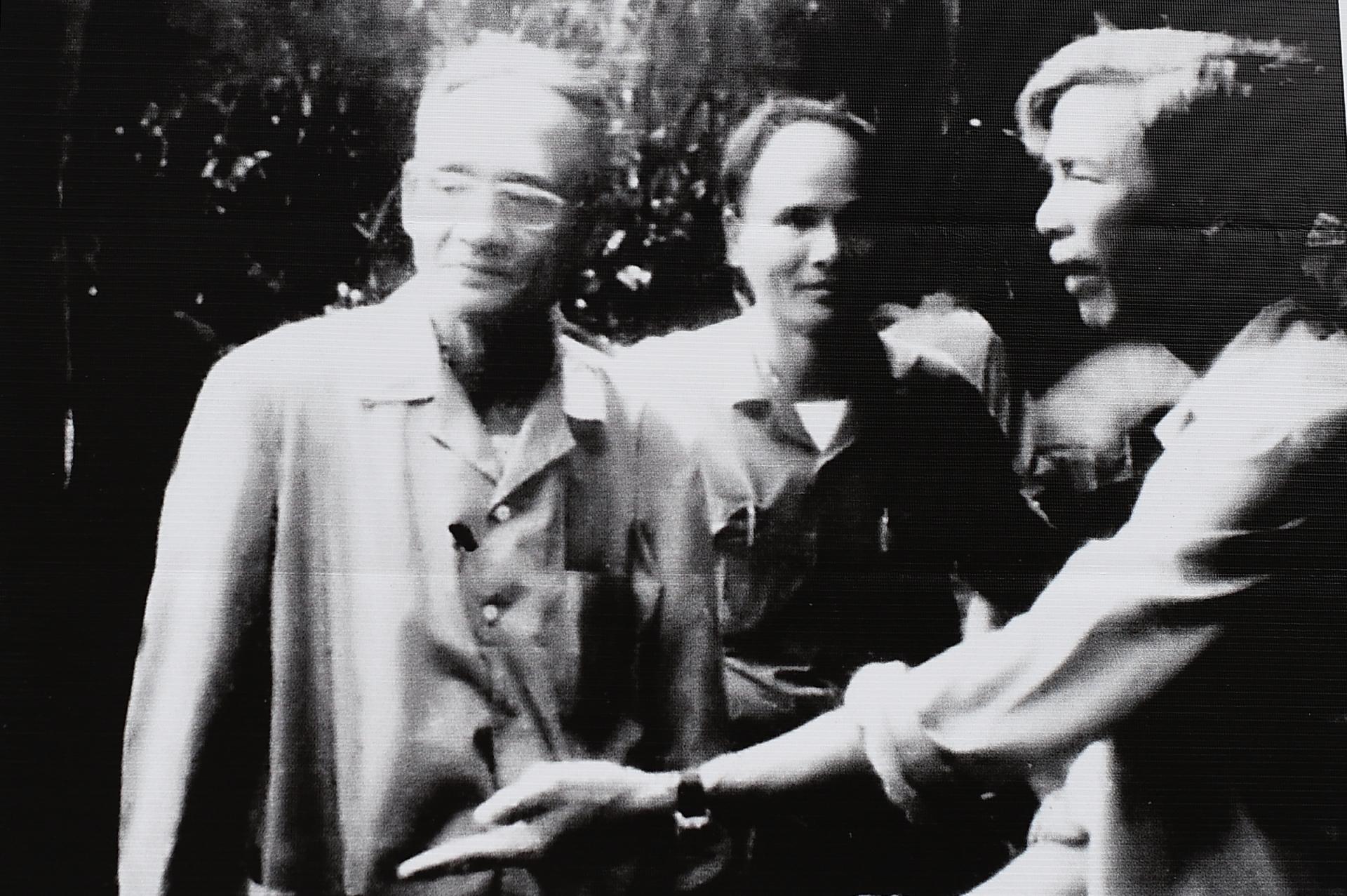 Năm 37 tuổi, ông được điều về Khu Sài Gòn - Gia Định làm Bí thư Khu ủy T.4 (Sài Gòn - Gia Định) từ năm 1959 đến cuối 1970 sau khi đảm nhiệm nhiều chức vụ quan trọng ở miền Nam. Trong ảnh, ông Kiệt (bên phải) lúc này là Bí thư Khu uỷ Sài Gòn - Gia Định, bàn biện pháp chống Chiến tranh đặc biệt của Mỹ năm 1963.