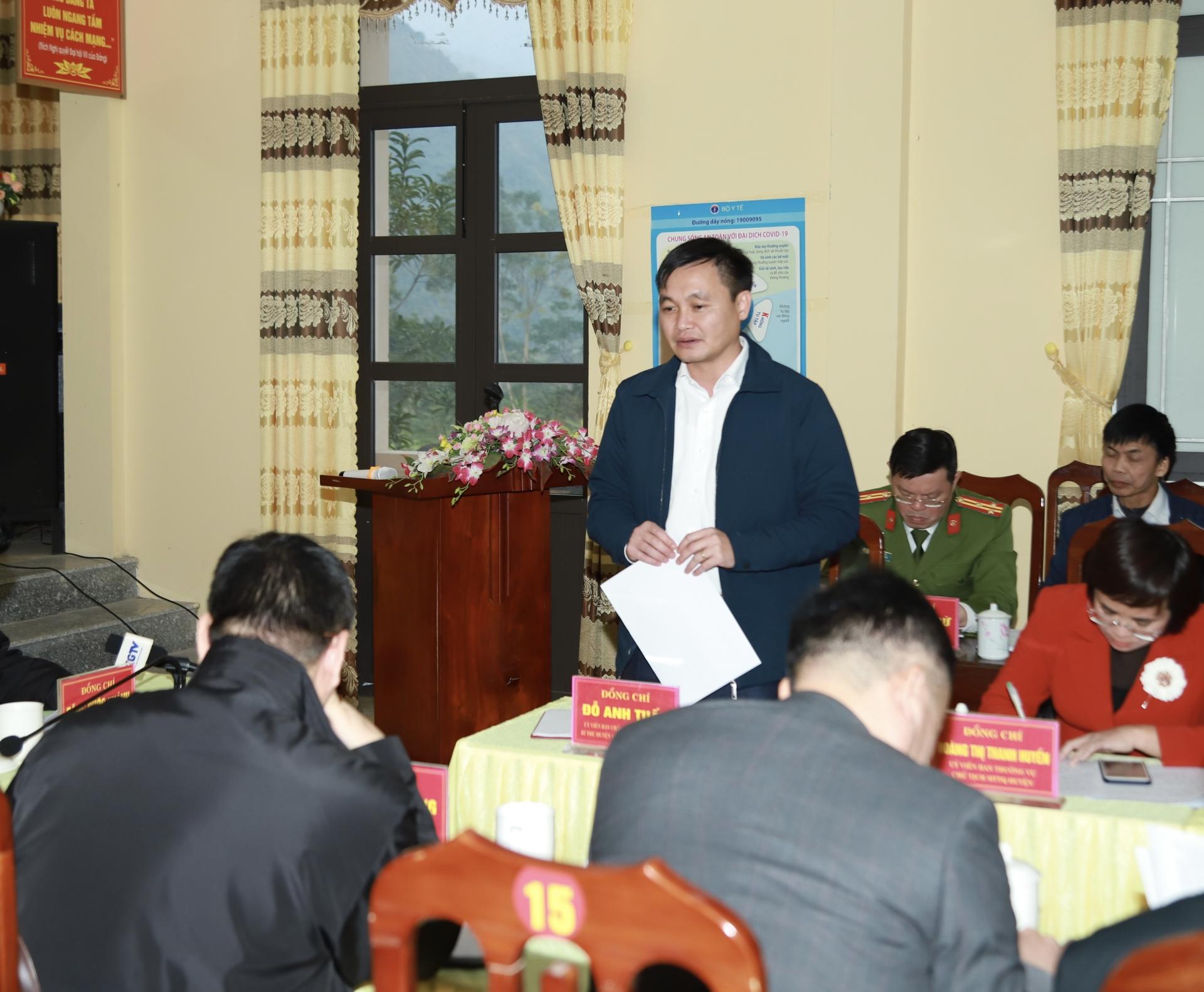 Phó Chủ tịch Thường trực UBND tỉnh Hoàng Gia Long phát biểu tại buổi làm việc