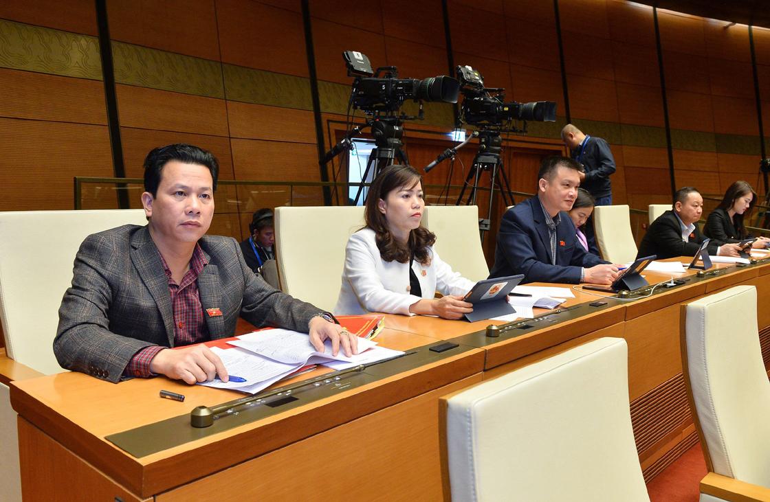 Bí thư Tỉnh ủy Hà Giang Đặng Quốc Khánh cùng các ĐBQH tỉnh Hà Giang tại kỳ họp