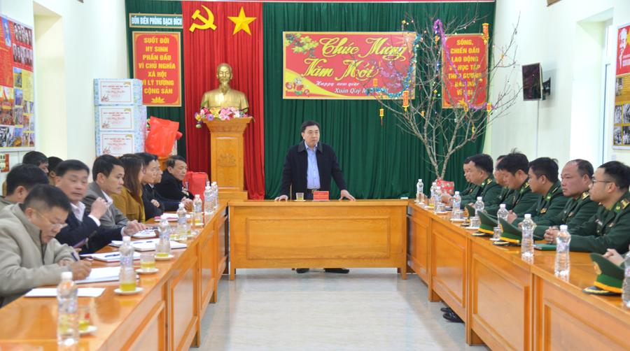 Phó Bí thư Tỉnh ủy Nguyễn Mạnh Dũng phát biểu với cán bộ, chiến sĩ Đồn Biên phòng Bạch Đích.