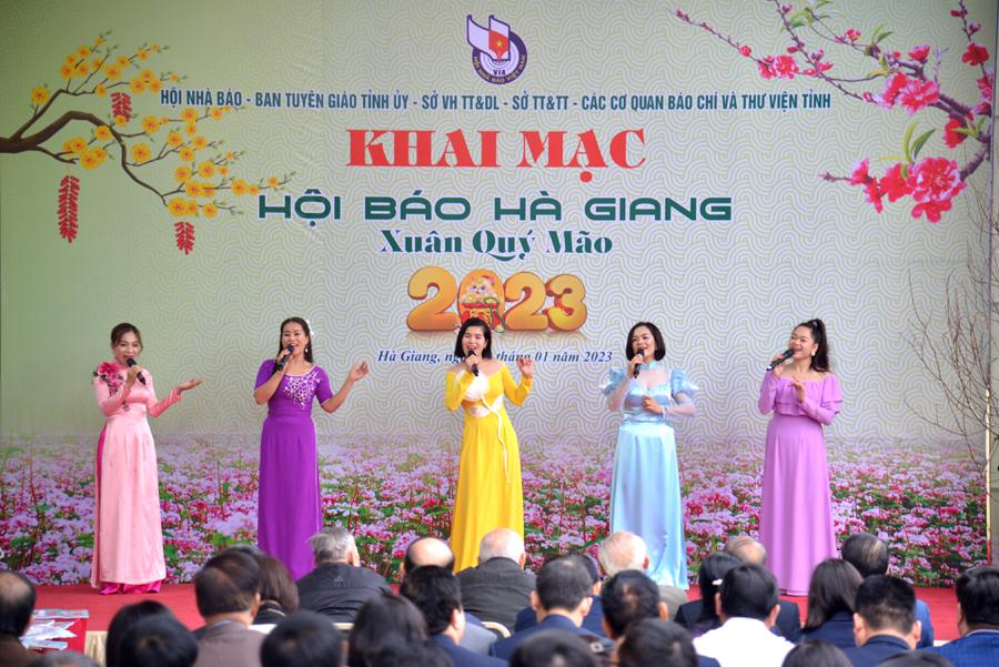 Văn nghệ chào mừng Hội Báo Hà Giang Xuân Quý Mão 2023