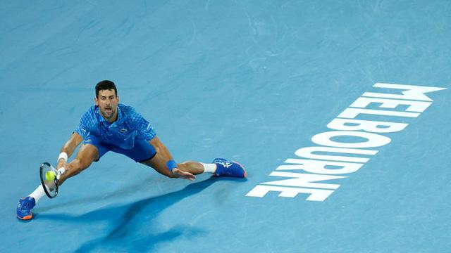 Djokovic lần thứ 10 vô địch Australia mở rộng, san bằng kỷ lục Grand Slam của Nadal - Ảnh 2.