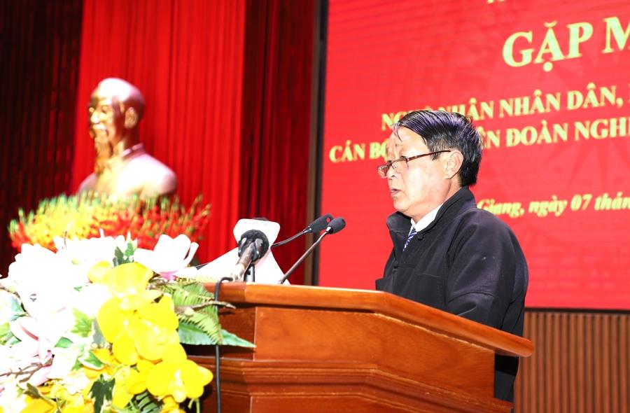 Nghệ nhân ưu tú Vàng Chá Thào, huyện Đồng Văn phát biểu cảm nghĩ tại buổi gặp mặt