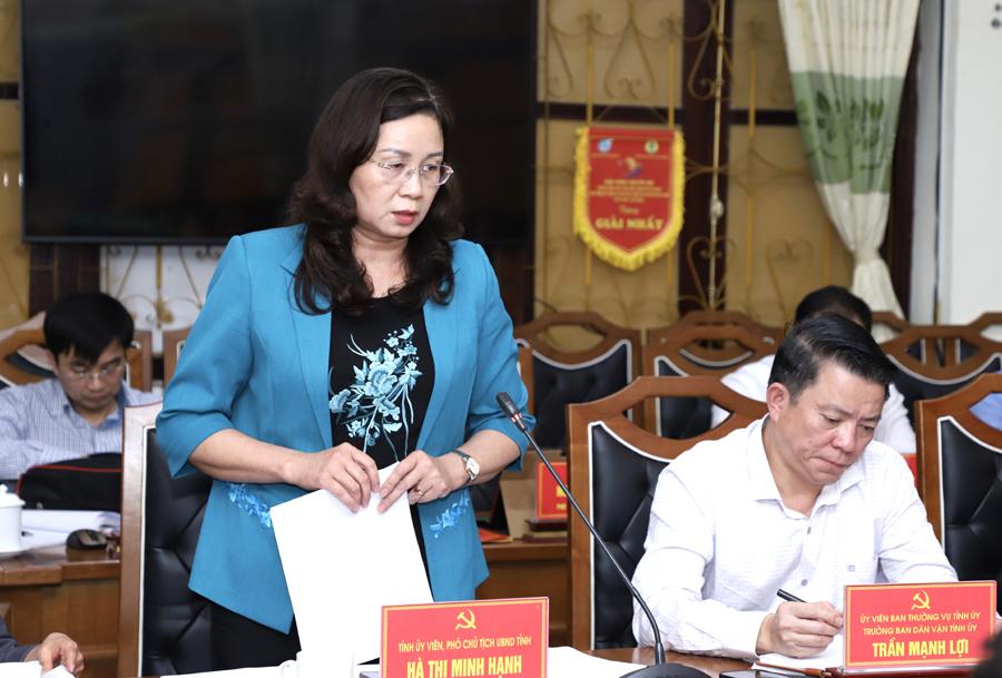Phó Chủ tịch UBND tỉnh Hà Thị Minh Hạnh phát biểu thảo luận