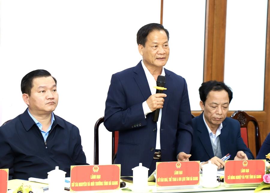 Giám đốc Sở Văn hóa, Thể thao và Du lịch Nguyễn Hồng Hải thảo luận tại hội nghị