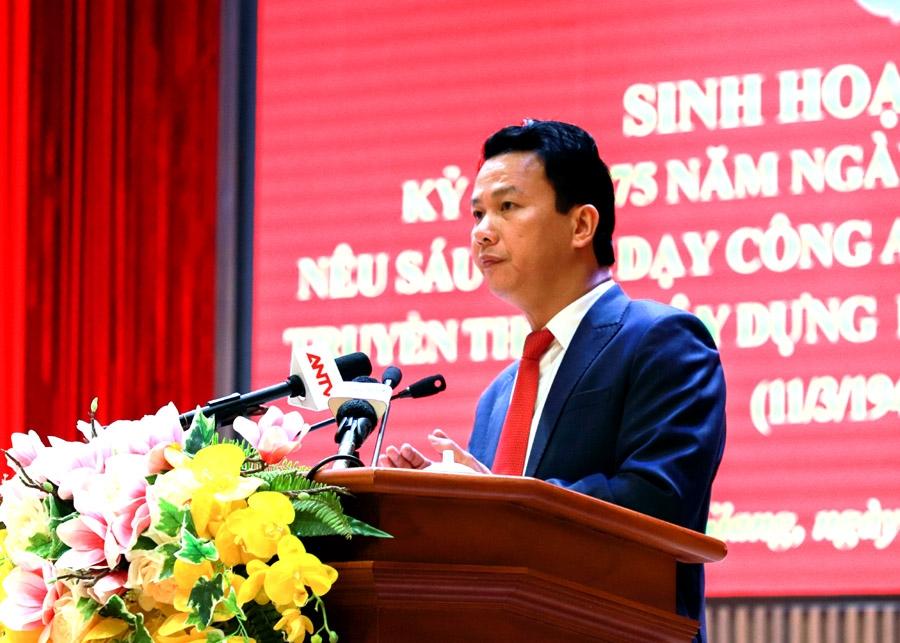 Bí thư Tỉnh ủy Đặng Quốc Khánh phát biểu tại buổi sinh hoạt.