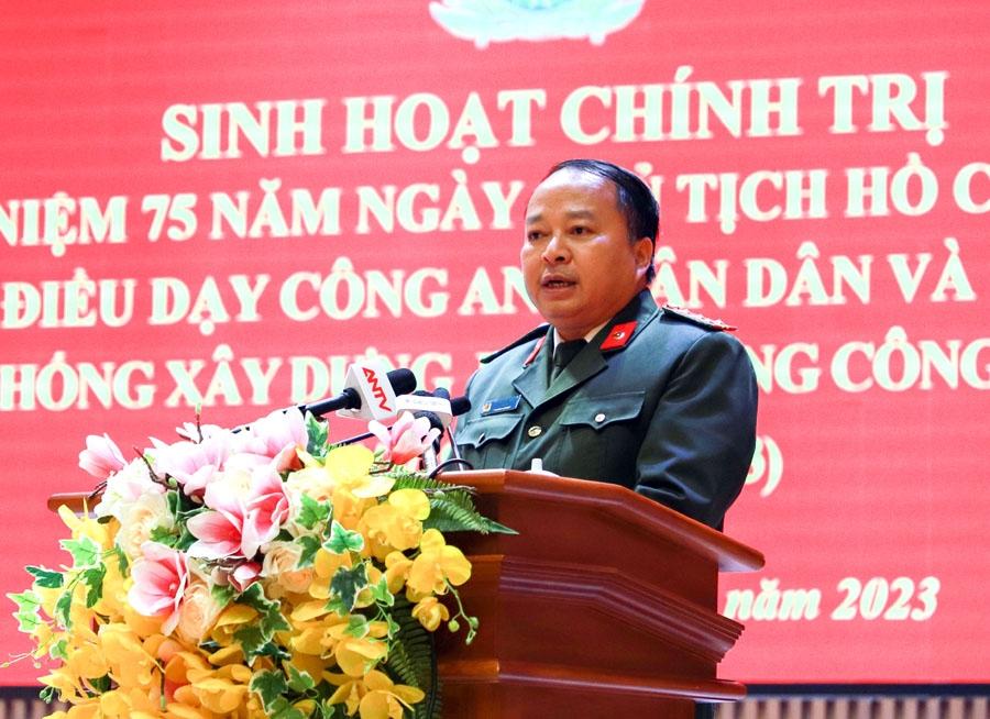 Giám đốc Công an tỉnh Đại tá Phan Huy Ngọc phát biểu tại buổi sinh hoạt.