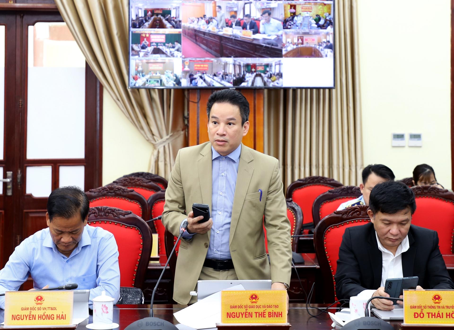 Giám đốc Sở Giáo dục và Đào tạo Nguyễn Thế Bình đề nghị các địa phương hoàn thành công tác tuyển dụng cán bộ được giao và đề xuất nhu cầu trong năm 2023; tập trung các điều kiện chuẩn bị kỳ thi tốt nghiệp THPT năm 2023.