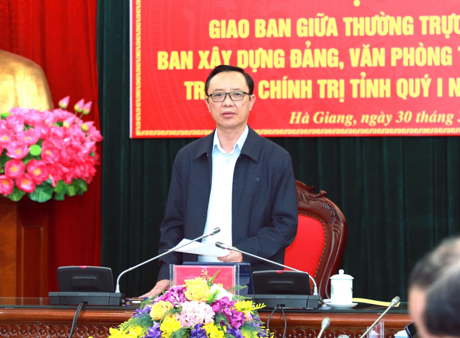 Phó Bí thư Thường trực Tỉnh ủy, Chủ tịch HĐND tỉnh Thào Hồng Sơn kết luận hội nghị.