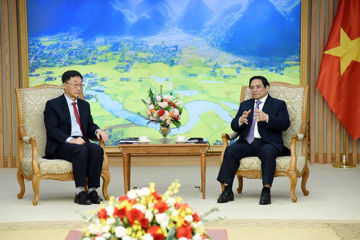 Thủ tướng Phạm Minh Chính tiếp đồng chí Lưu Ninh, Bí thư Đảng ủy Khu tự trị dân tộc Choang Quảng Tây, Trung Quốc.