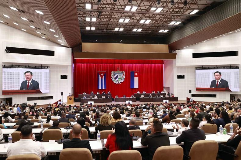 [Ảnh] Chủ tịch Quốc hội Vương Đình Huệ phát biểu tại phiên họp đặc biệt của Quốc hội Cuba ảnh 5