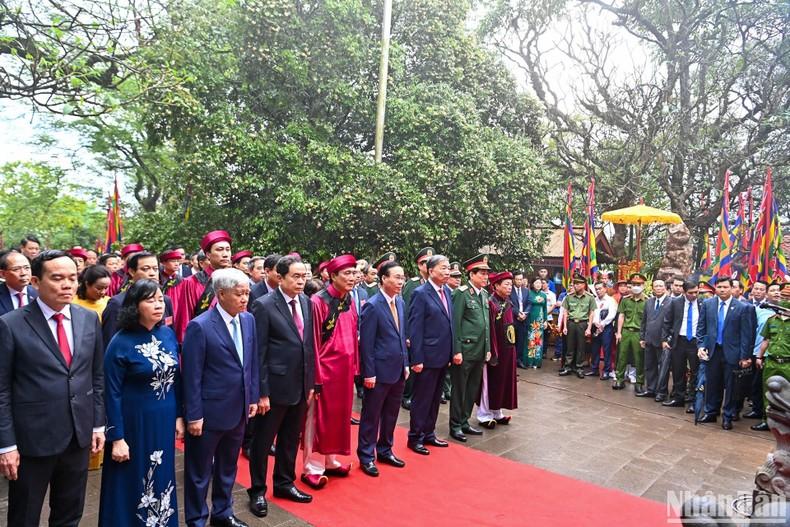 Chủ tịch nước Võ Văn Thưởng dự Lễ dâng hương tưởng niệm các Vua Hùng ảnh 2