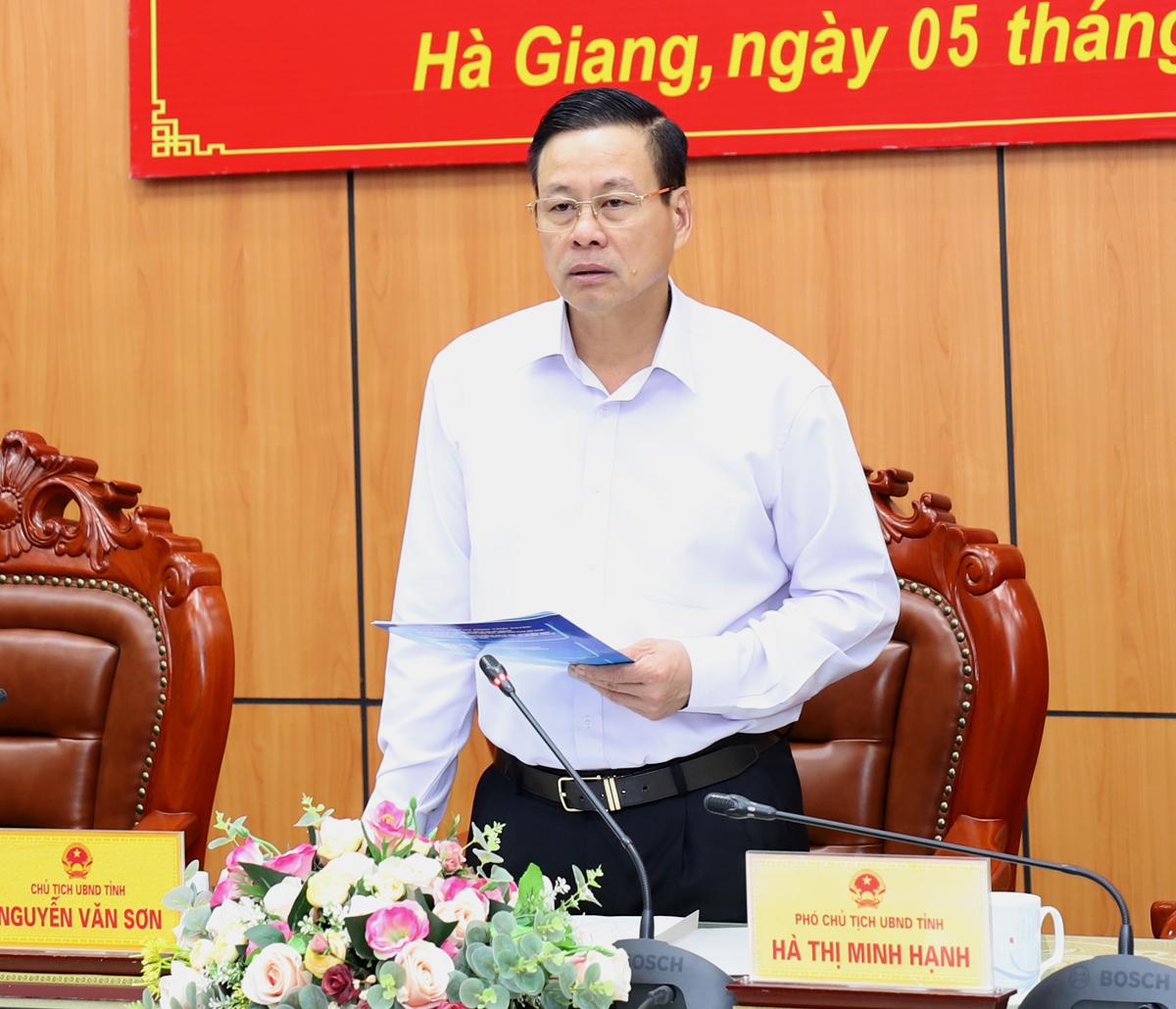 Chủ tịch UBND tỉnh Nguyễn Văn Sơn phát biểu kết luận phiên họp.