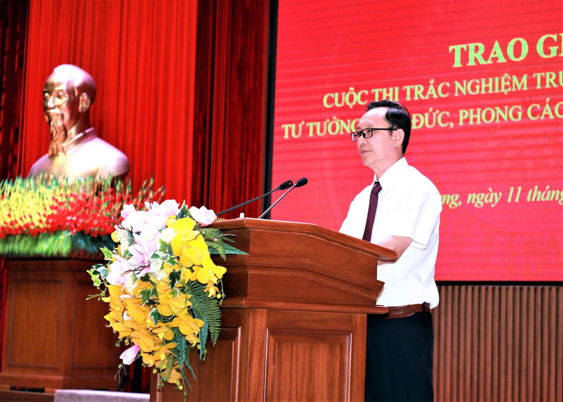 Phó Bí thư Thường trực Tỉnh ủy, Chủ tịch HĐND tỉnh Thào Hồng Sơn phát biểu tại lễ trao giải.