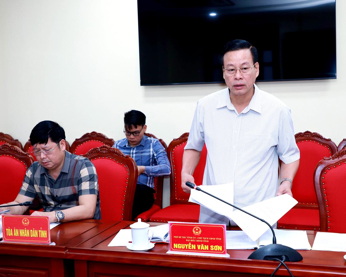 Phó Bí thư Tỉnh ủy, Chủ tịch UBND tỉnh Nguyễn Văn Sơn phát biểu tại cuộc họp.