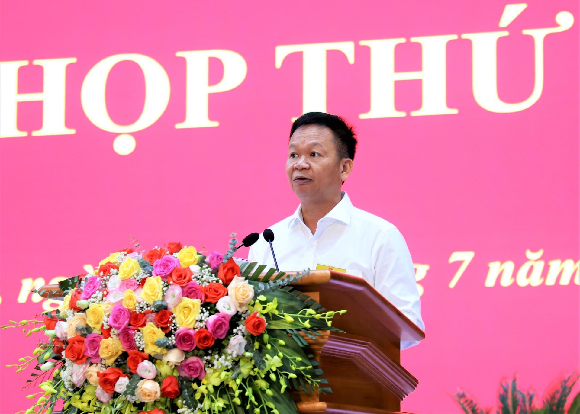 Giám đốc Sở Tài chính Nguyễn Ngọc Thanh trình bày tờ trình quy định một số mức chi thực hiện Đề án Xây dựng xã hội học tập giai đoạn 2021 - 2030.