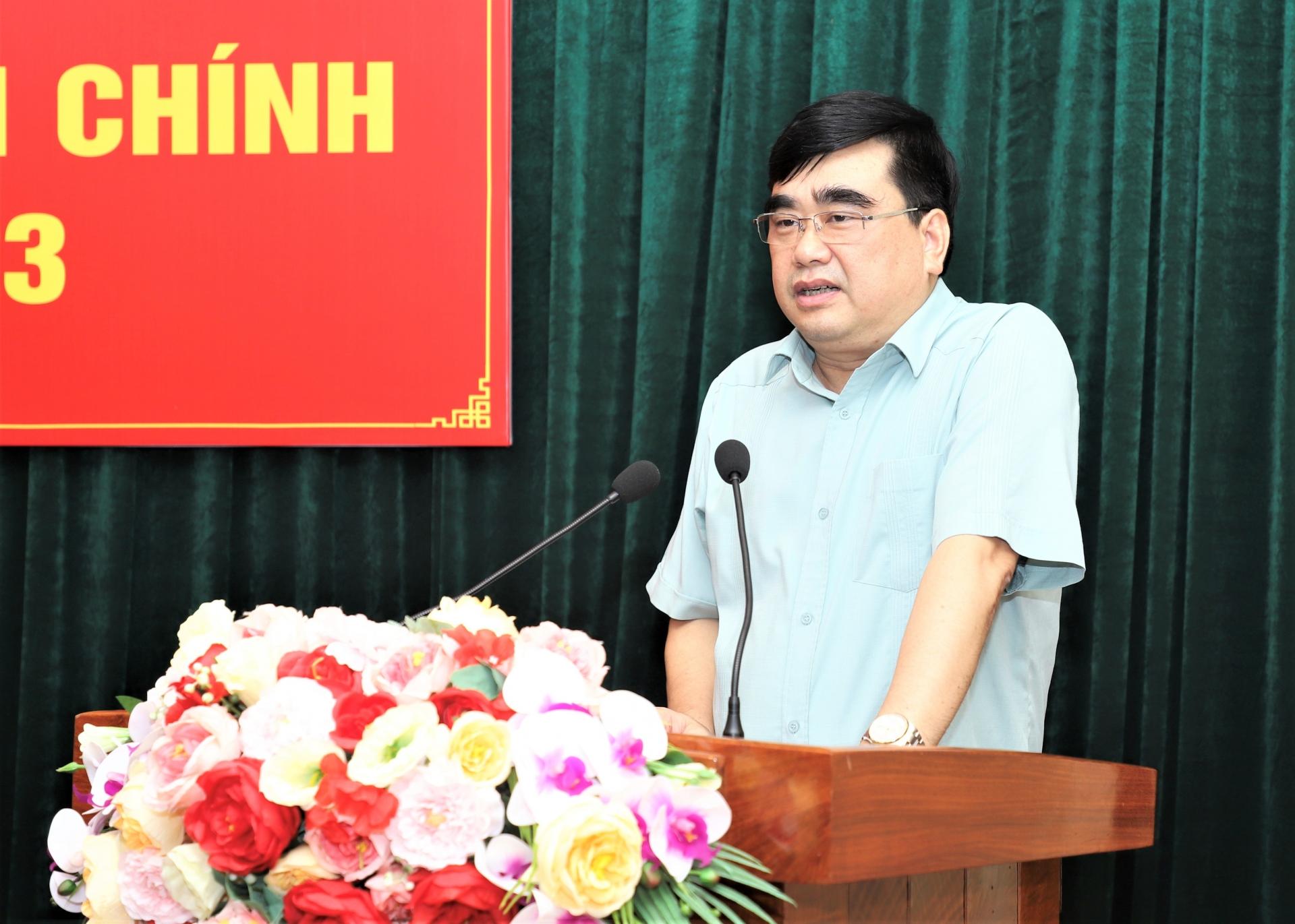 Trưởng ban Nội chính Tỉnh ủy Hoàng Đình Phới phát biểu gợi ý thảo luận