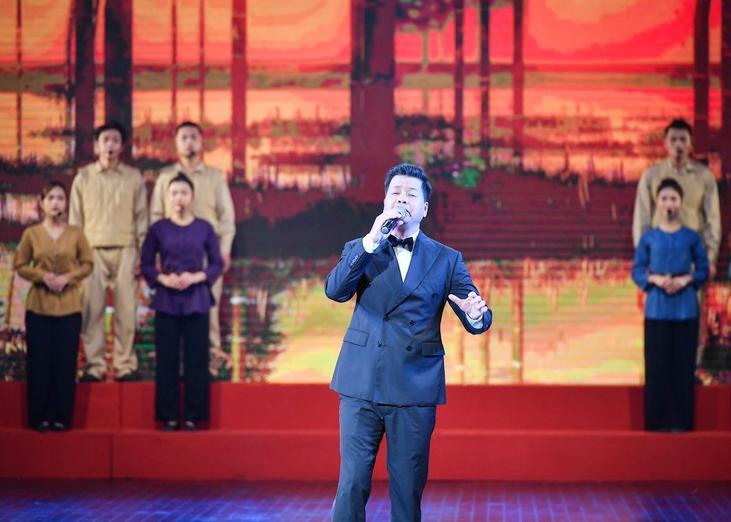 NSƯT Đăng Dương biểu diễn ca khúc Du kích sông Thao của nhạc sĩ Đỗ Nhuận tại Sao Độc lập năm 2023.