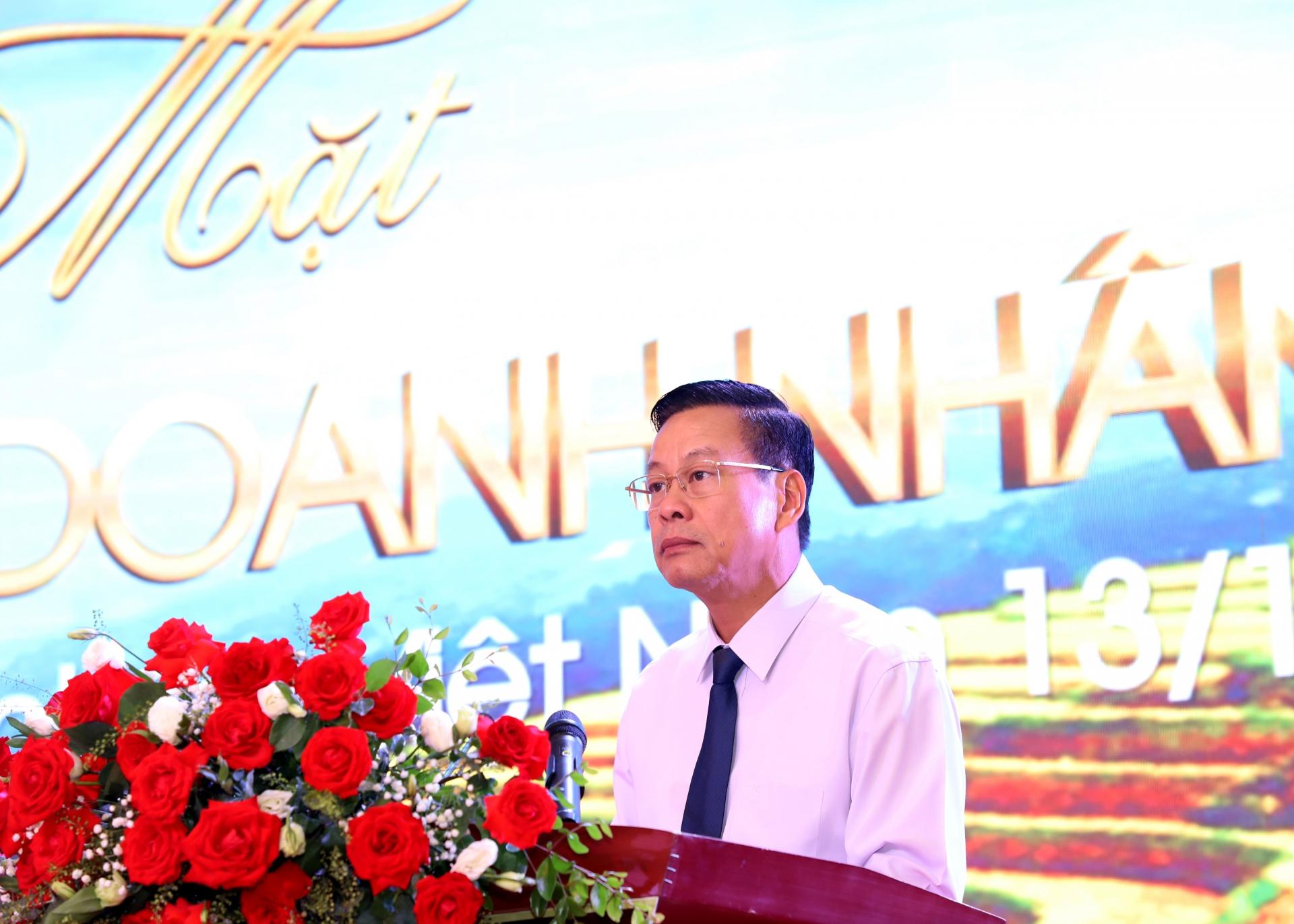 Chủ tịch UBND tỉnh Nguyễn Văn Sơn phát biểu tại buổi gặp mặt.