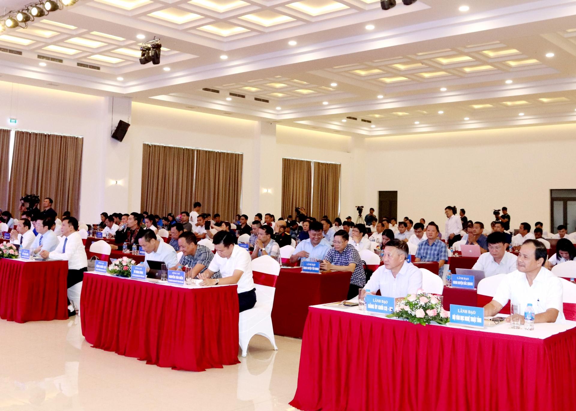 Các đại biểu dự Ngày hội truyền thông Hà Giang.