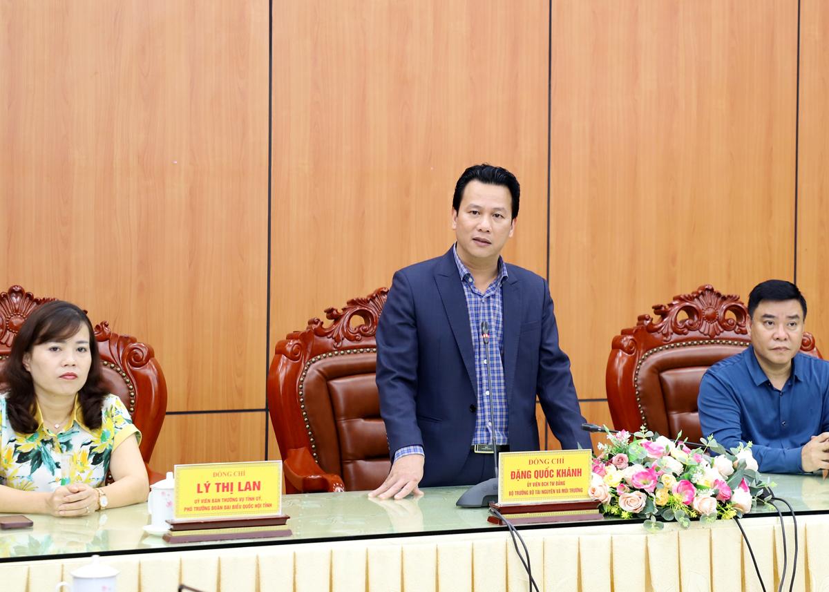 Bộ trưởng Bộ Tài nguyên và Môi trường Đặng Quốc Khánh phát biểu tại buổi trao tặng ảnh.
