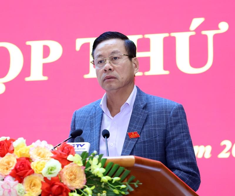 Chủ tịch UBND tỉnh Nguyễn Văn Sơn làm rõ một số nội dung đại biểu và cử tri quan tâm.