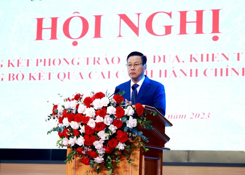 Phó Bí thư Tỉnh ủy, Chủ tịch UBND tỉnh Nguyễn Văn Sơn khai mạc hội nghị.