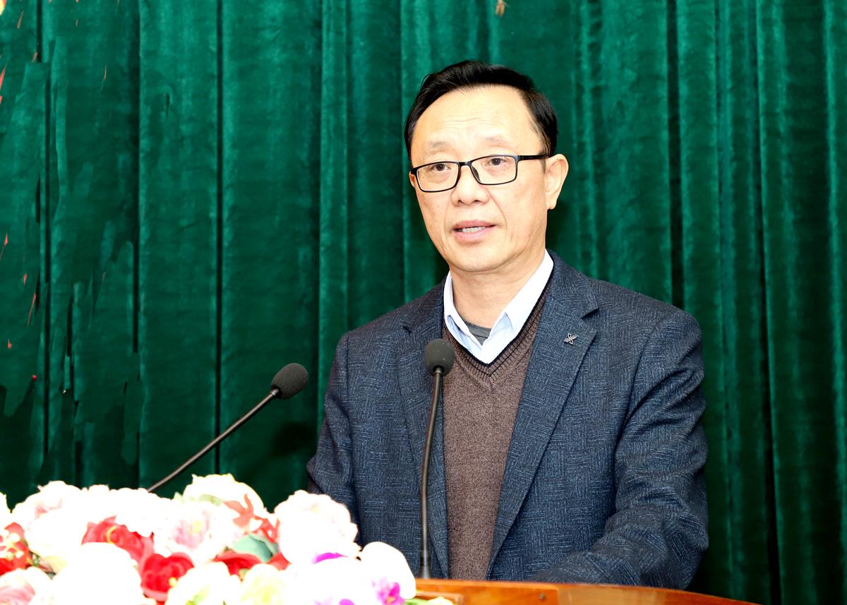 Phó Bí thư Thường trực Tỉnh ủy, Chủ tịch HĐND tỉnh Thào Hồng Sơn phát biểu chỉ đạo hội nghị.