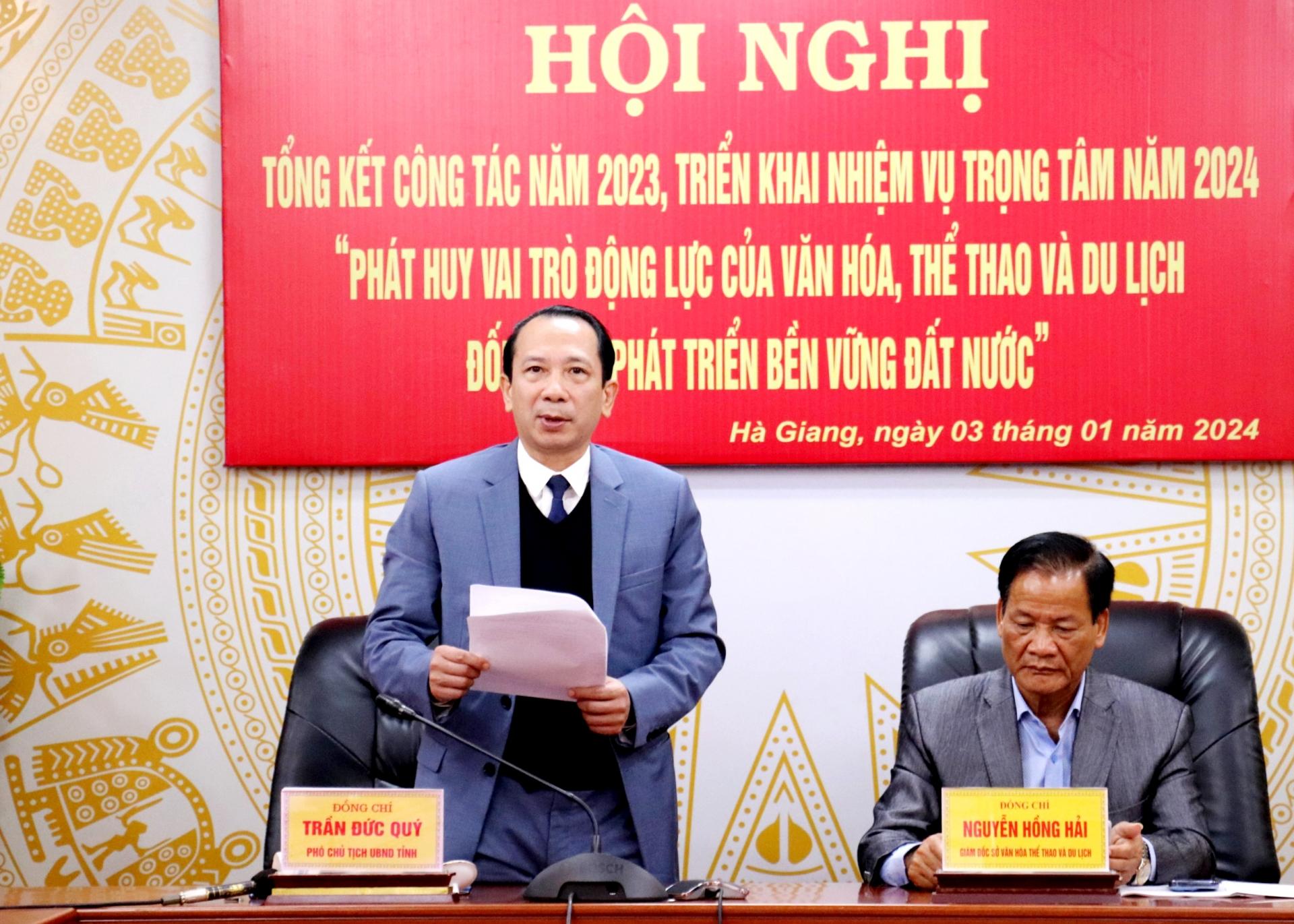 Phó Chủ tịch UBND tỉnh Trần Đức Quý phát biểu tham luận tại hội nghị