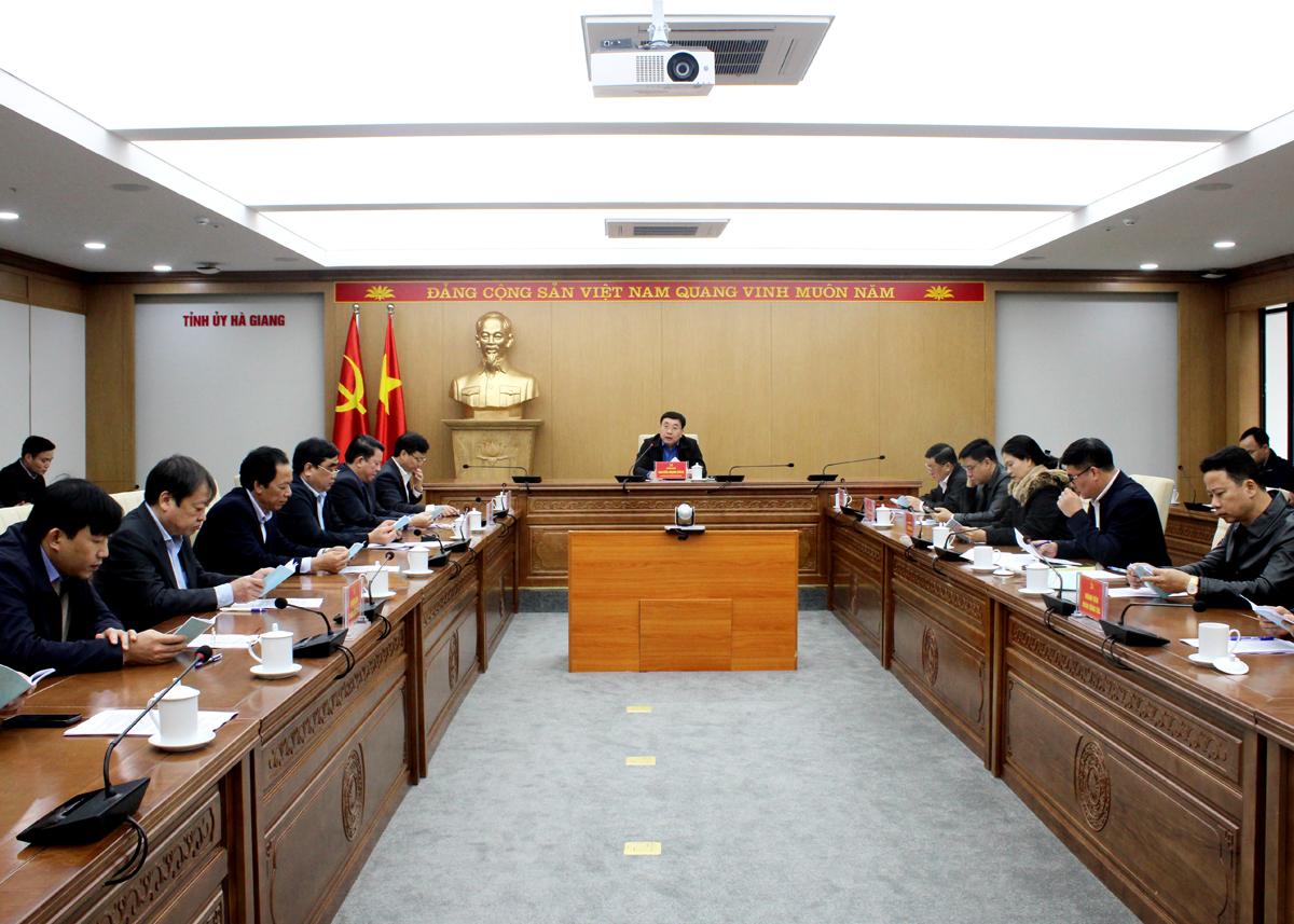 Họp Đoàn đại biểu tỉnh Hà Giang tham dự Chương trình Gặp gỡ đầu Xuân năm 2024 và Hội nghị lần thứ 15 Ủy ban Công tác liên hợp tại Quảng Tây, Trung Quốc.
