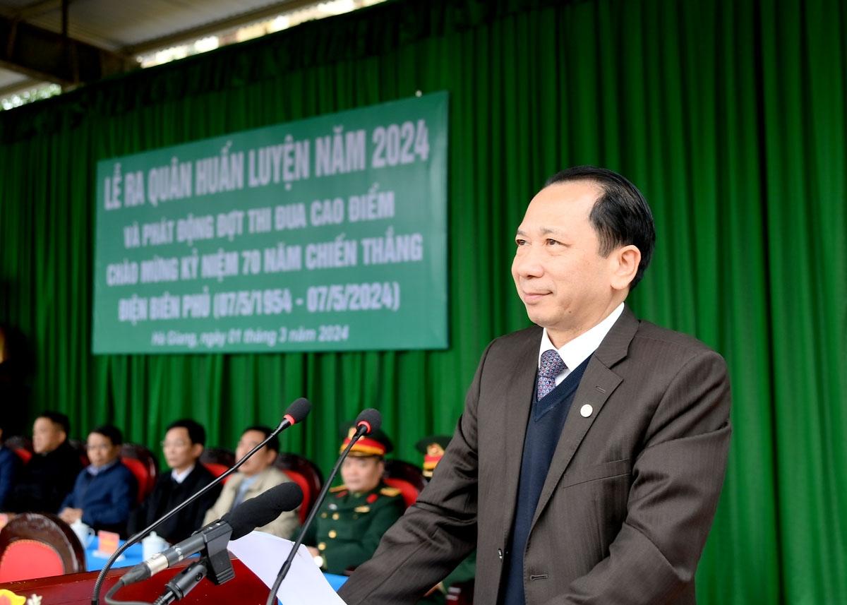 Phó Chủ tịch UBND tỉnh Trần Đức Quý phát biểu chỉ đạo buổi lễ.