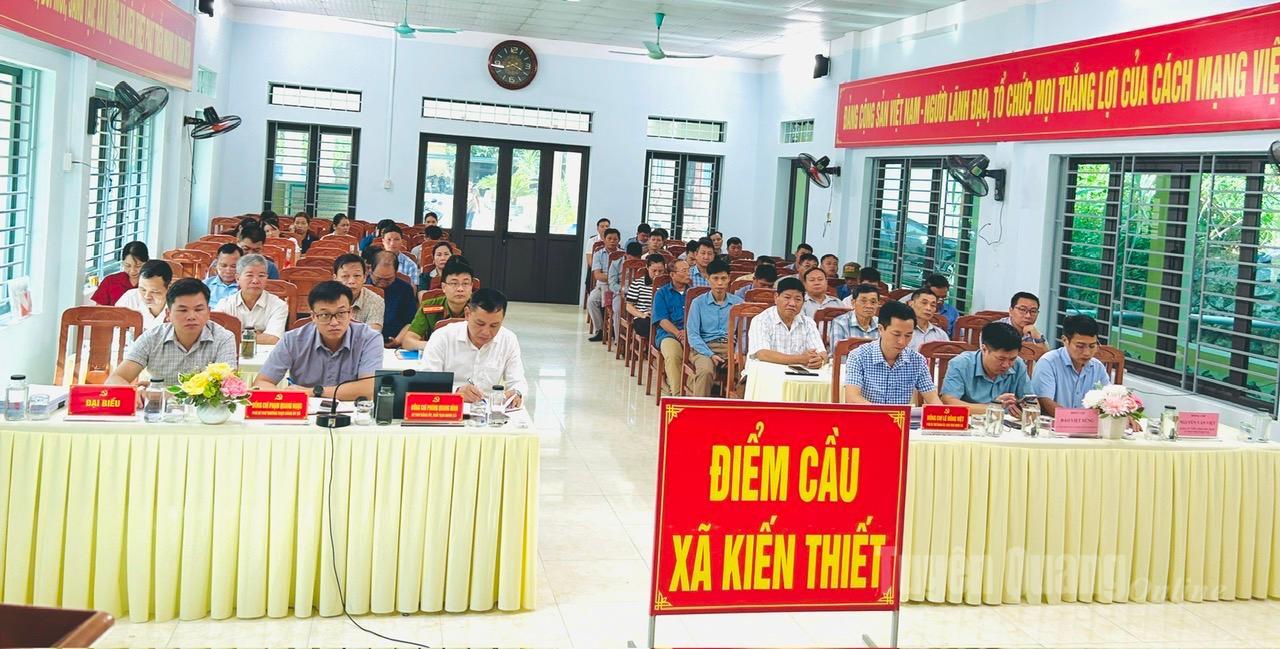 Các đại biểu dự hội nghị tại điểm cầu xã Kiến Thiết, tỉnh Tuyên Quang.